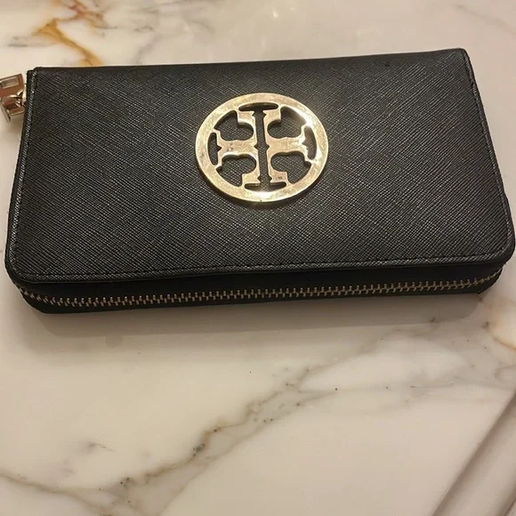 Vintage Tory Burch black leather wallet - Picture 9 of 12